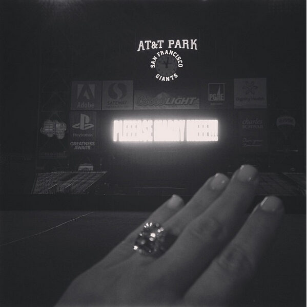 CREA_kim-kardashian-engagement-ring-instagram-post